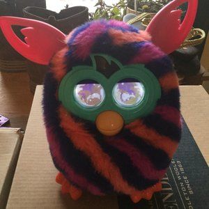 Furby works tie dye in excellent working condition